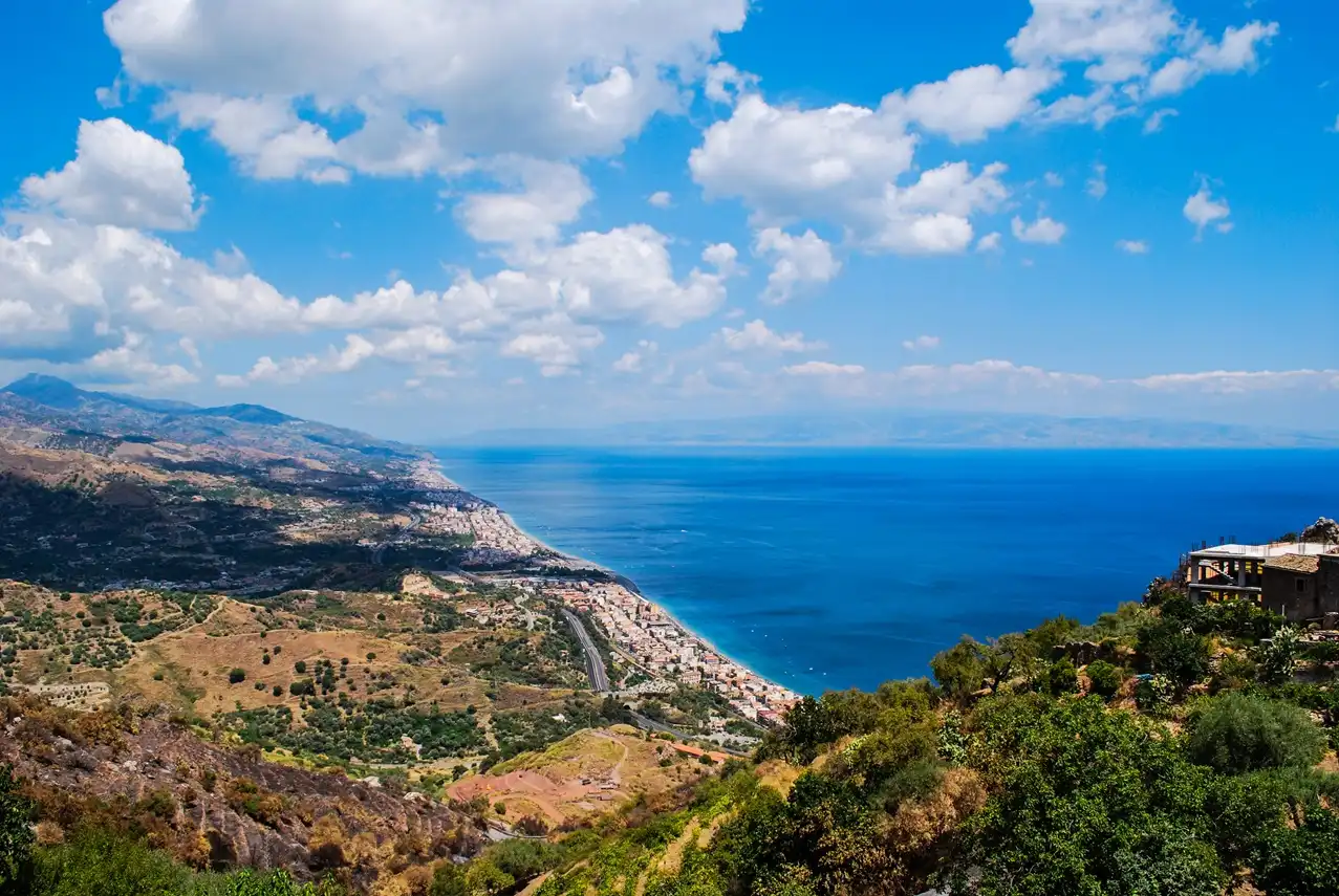 Depositphotos_148975959_xl-2015_Italy